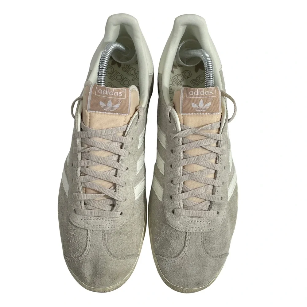 Adidas Gazelle Men's Sneakers in a Wonder Beige and Off White Size 9.5‎ Shoes